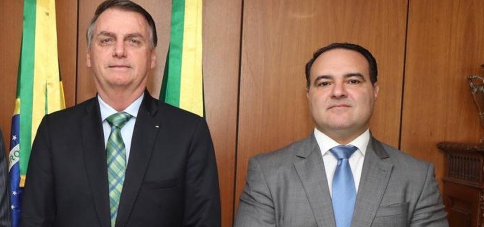 Bolsonaro oficializa indicação de Jorge Oliveira ao TCU