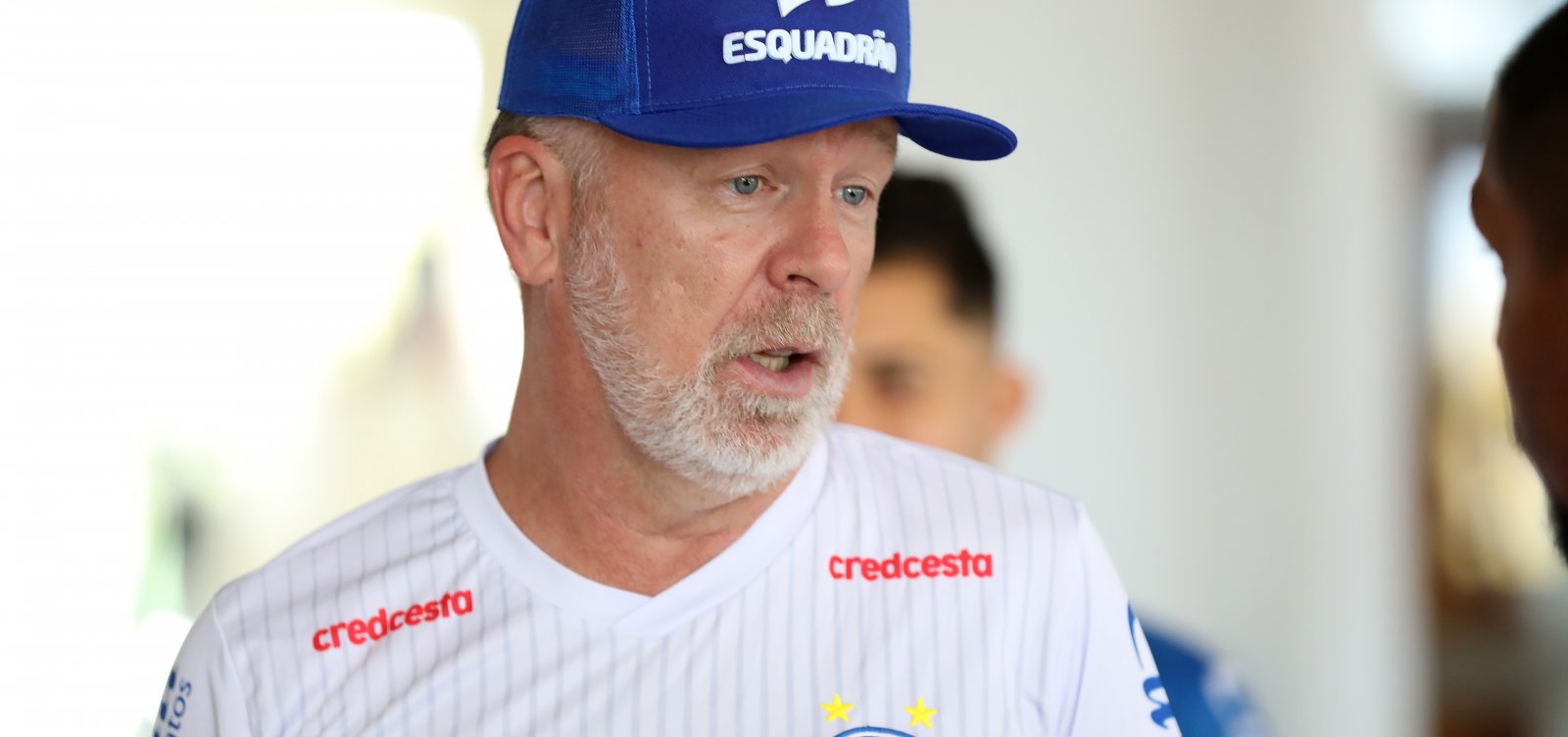 Técnico do Bahia, Mano Menezes pede desculpas após chamar juiz de 'vagabundo'