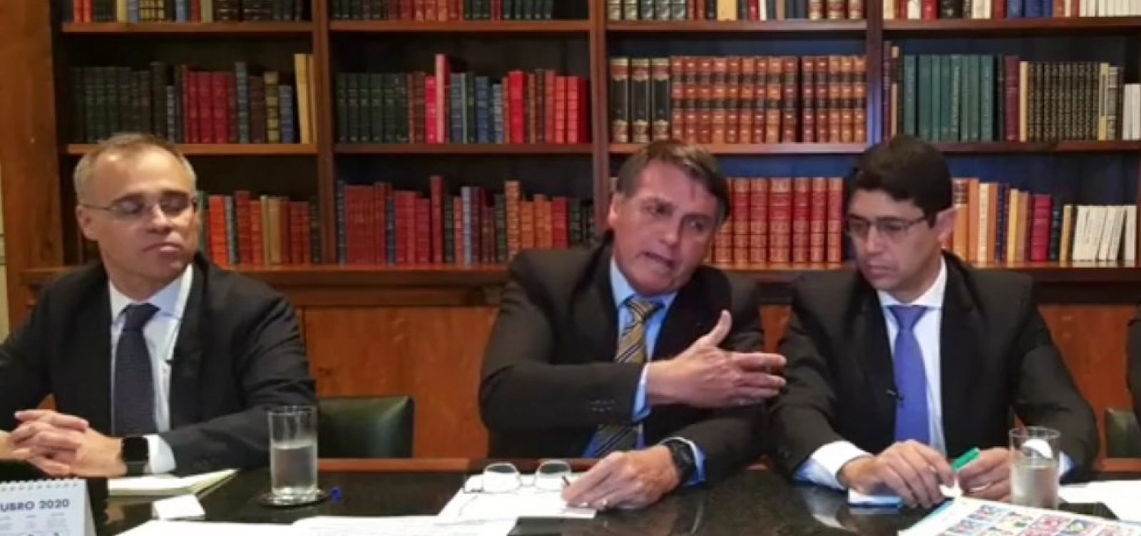 Bolsonaro diz que dinheiro na cueca de senador não tem a ver com governo