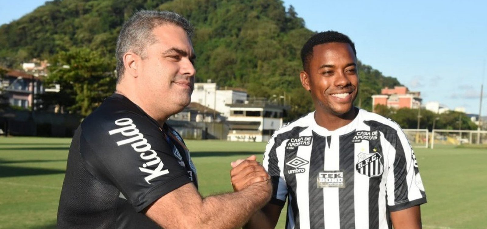 Santos e Robinho anunciam suspensão de contrato 