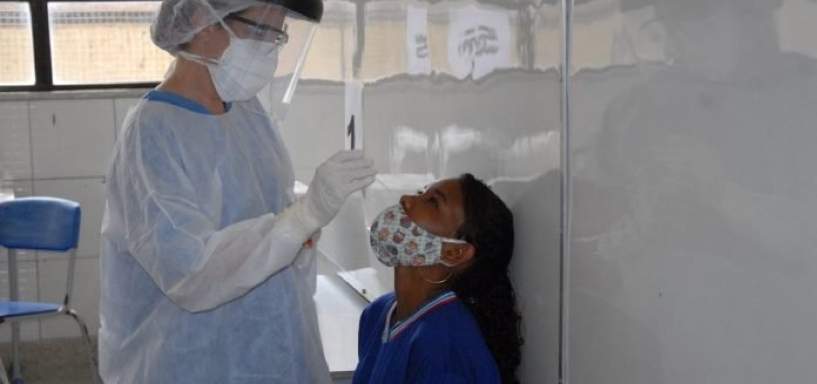 Alunos e funcionários de 18 escolas estaduais farão testes da Covid-19 em Salvador
