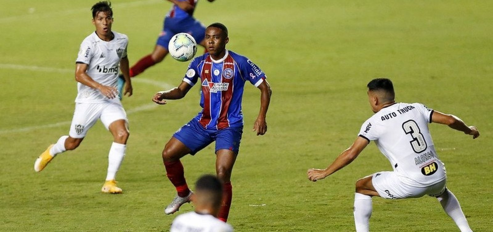 Bahia supera Atlético-MG e vence de virada por 3 a 1