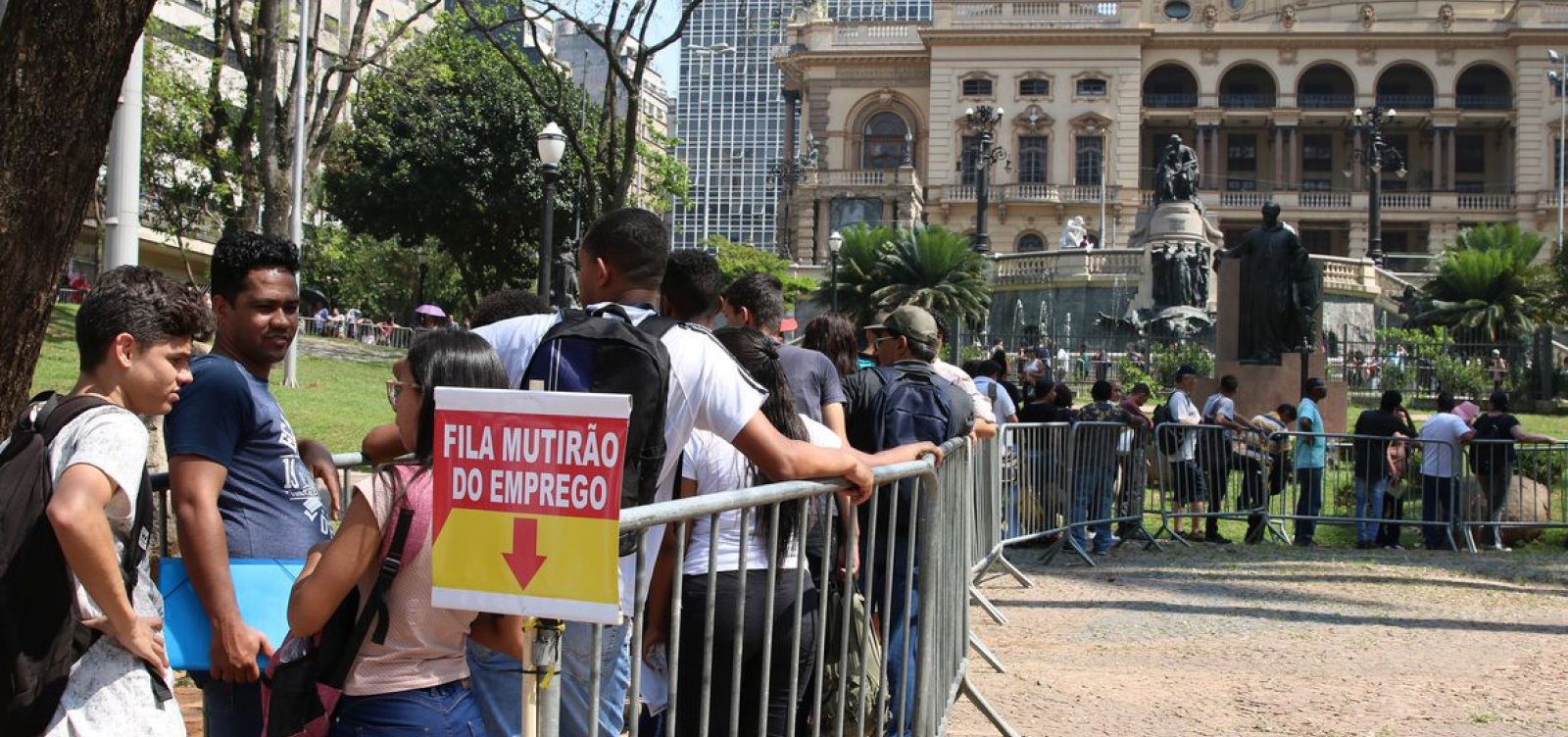 IBGE: número de desempregados chega a 13,5 milhões em setembro