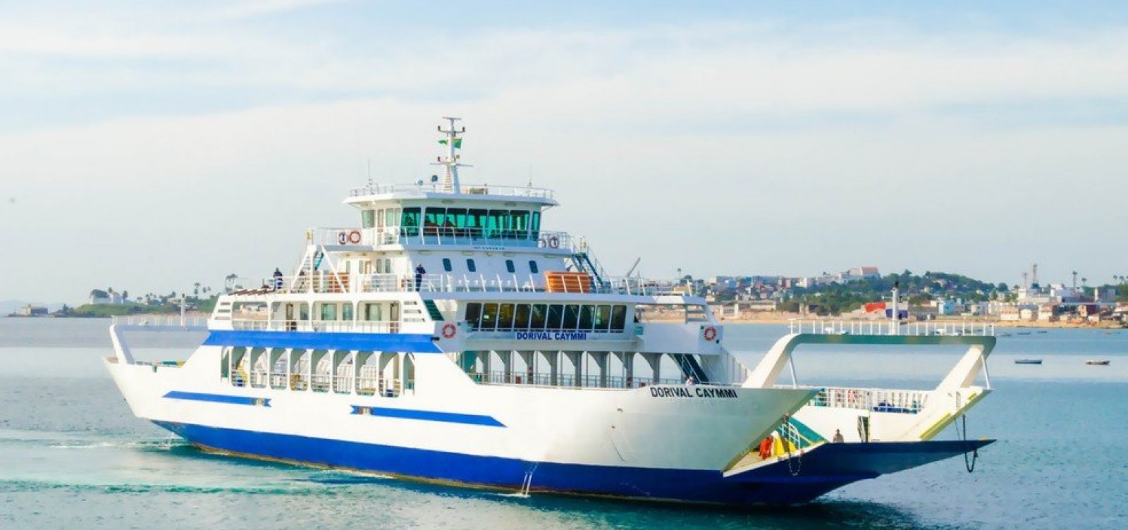 Ferry-boat e lanchas Salvador - Mar Grande aumentam capacidade de passageiros para 75%