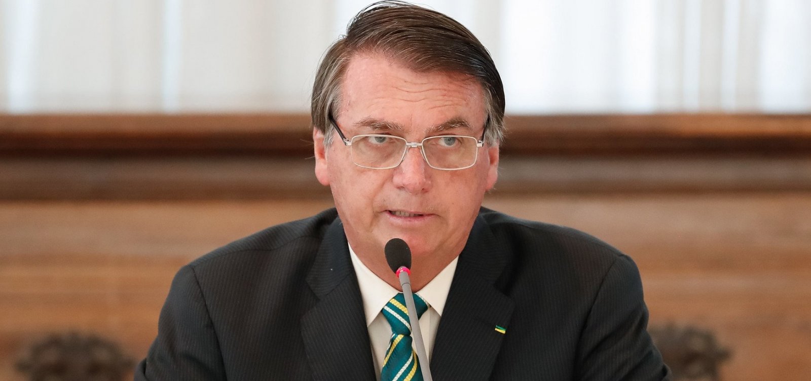 Bolsonaro pede voto para Russomanno em São Paulo e dá apoio tímido a Crivella no Rio