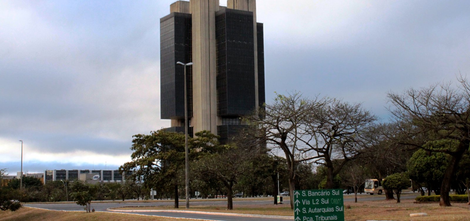 Senado aprova projeto que prevê autonomia do Banco Central