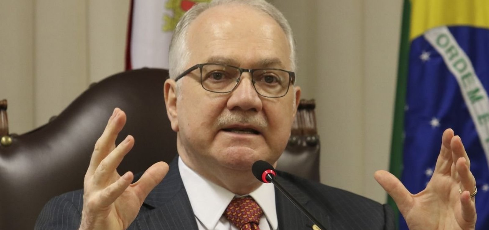 Fachin nega pedido de Lula para suspender julgamento do triplex no STJ