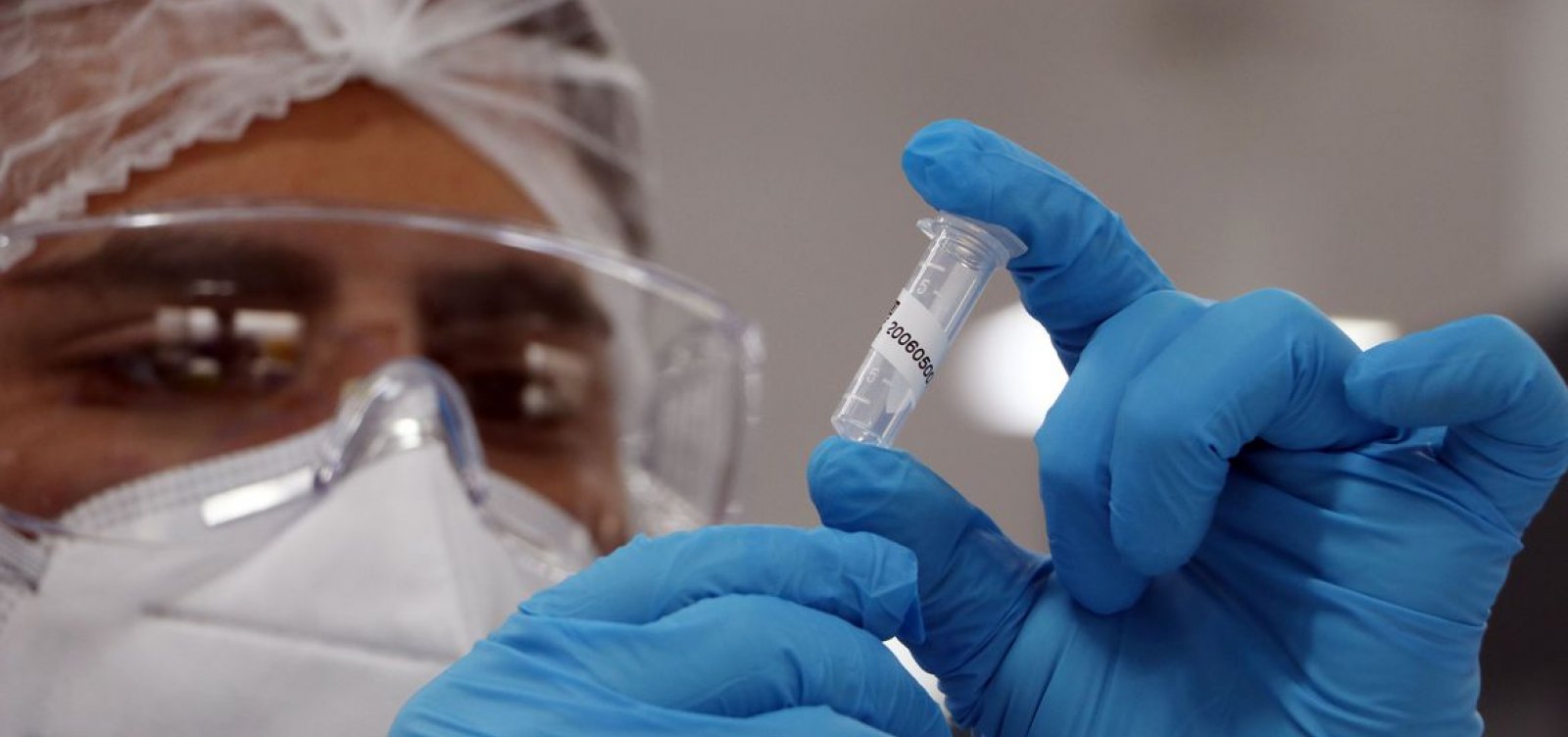 Média de mortes por covid-19 no país atinge menor patamar desde abril