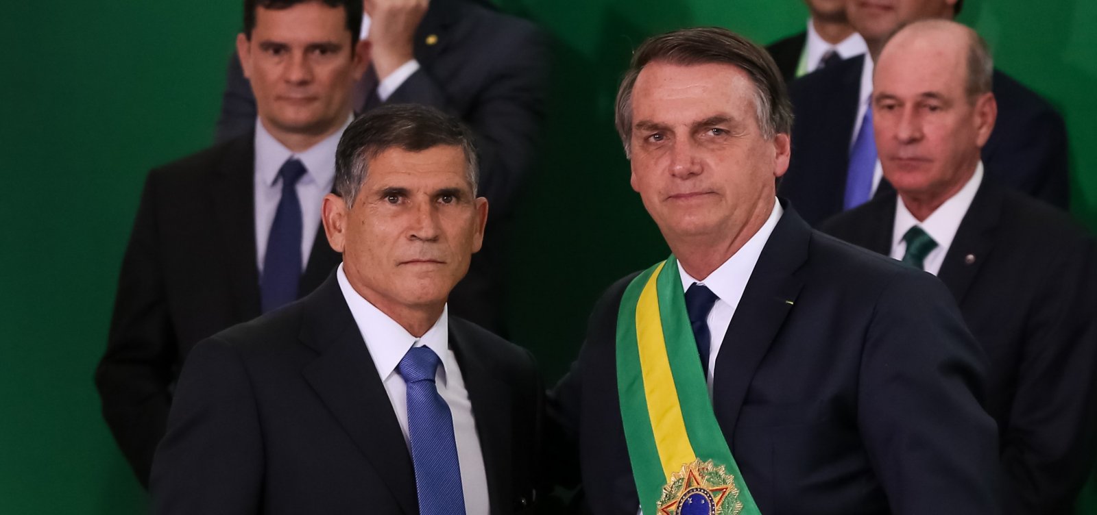 General Santos Cruz reage a falas de Bolsonaro: 'Vergonha! Sem classificação!'