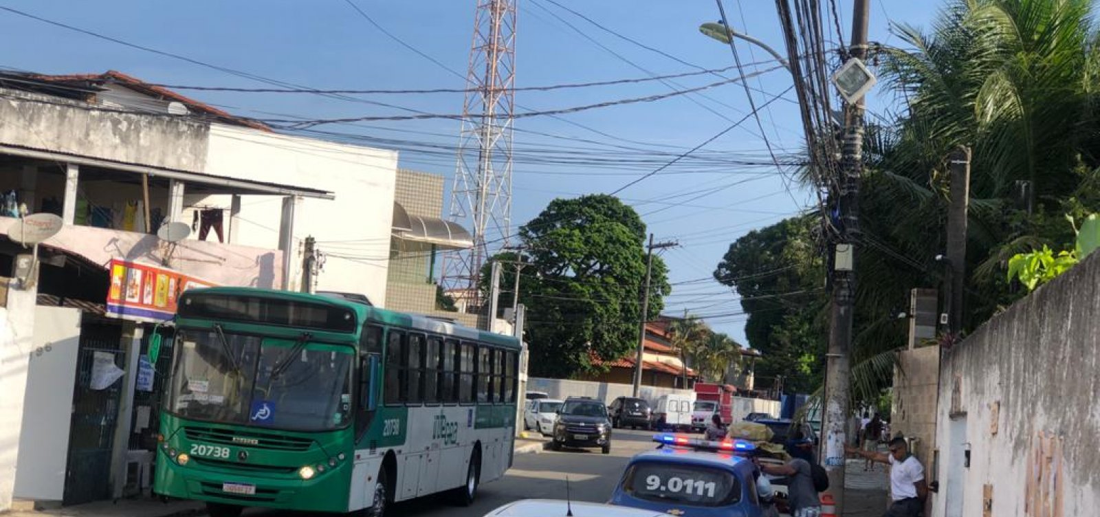 Após interrupção, ônibus voltam a circular no fim de linha de Pernambués