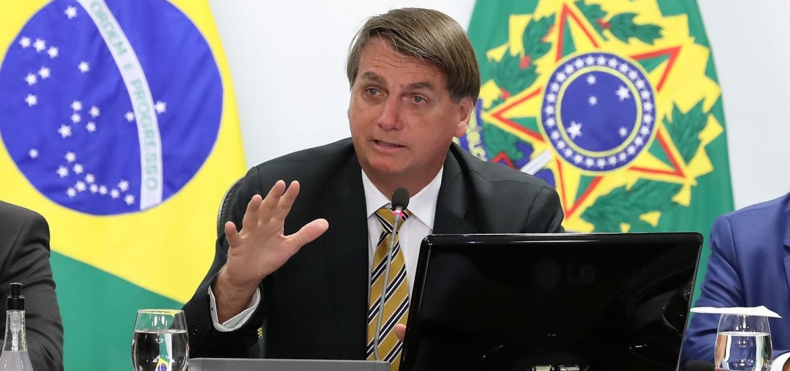 Bolsonaro pede encontro com corregedor de tribunal que julgará caso de Flávio